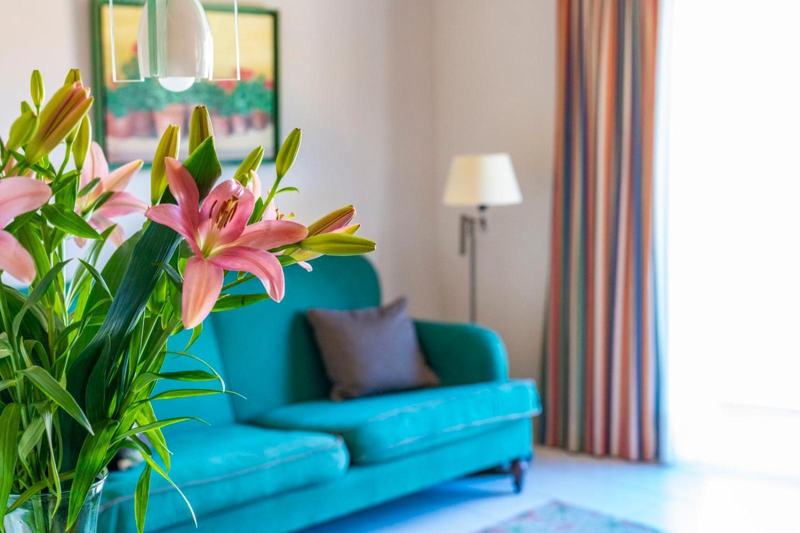 Apartaments Suites Sant Jordi Montbrio del Camp Ngoại thất bức ảnh