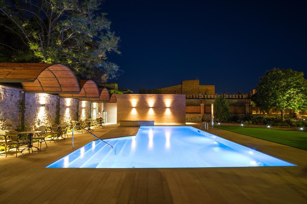 Apartaments Suites Sant Jordi Montbrio del Camp Ngoại thất bức ảnh