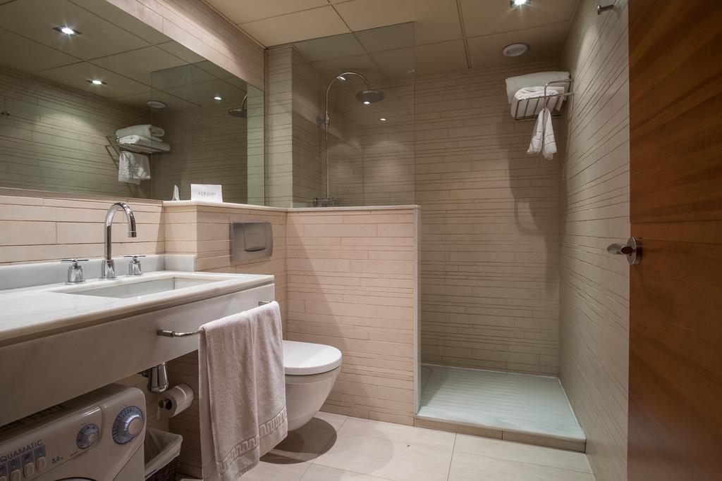 Apartaments Suites Sant Jordi Montbrio del Camp Ngoại thất bức ảnh