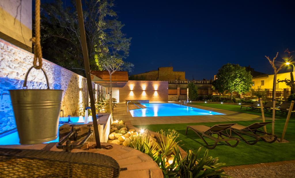 Apartaments Suites Sant Jordi Montbrio del Camp Ngoại thất bức ảnh